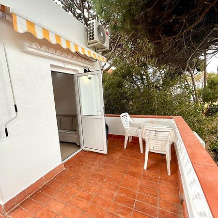 Nuevos Apartamentos Frente Al Mar Y A La Playa Castelldefels Exterior foto