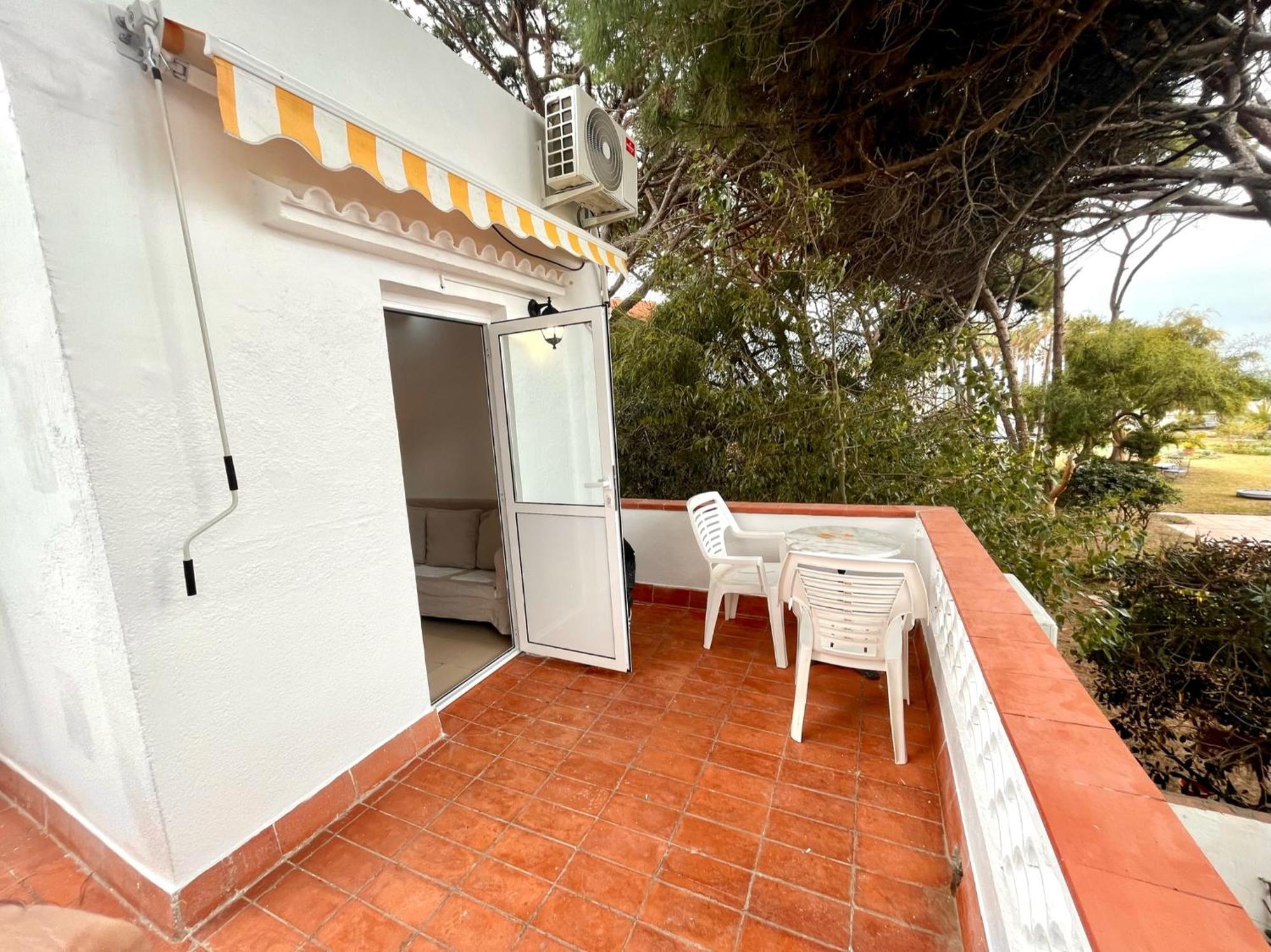 Nuevos Apartamentos Frente Al Mar Y A La Playa Castelldefels Exterior foto